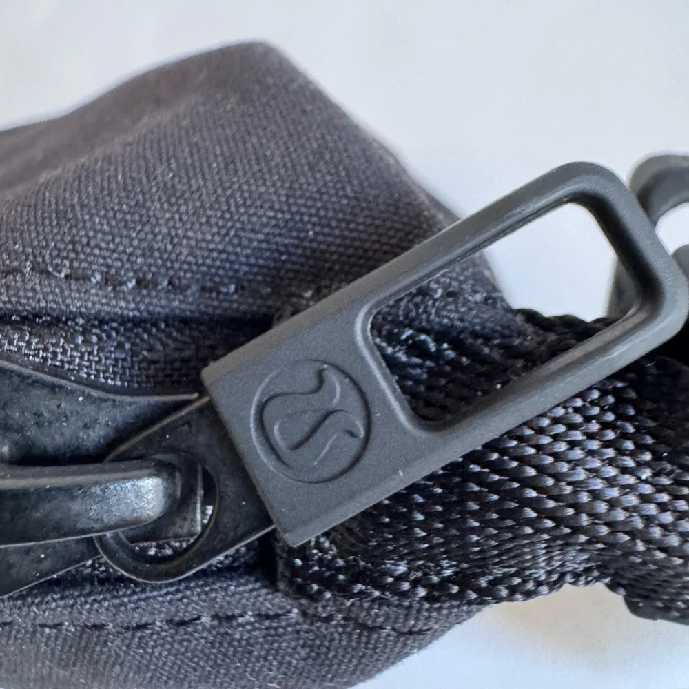 Lululemon Command The Day Kit *5L, Black (Third Release) - Picture 7 of 11